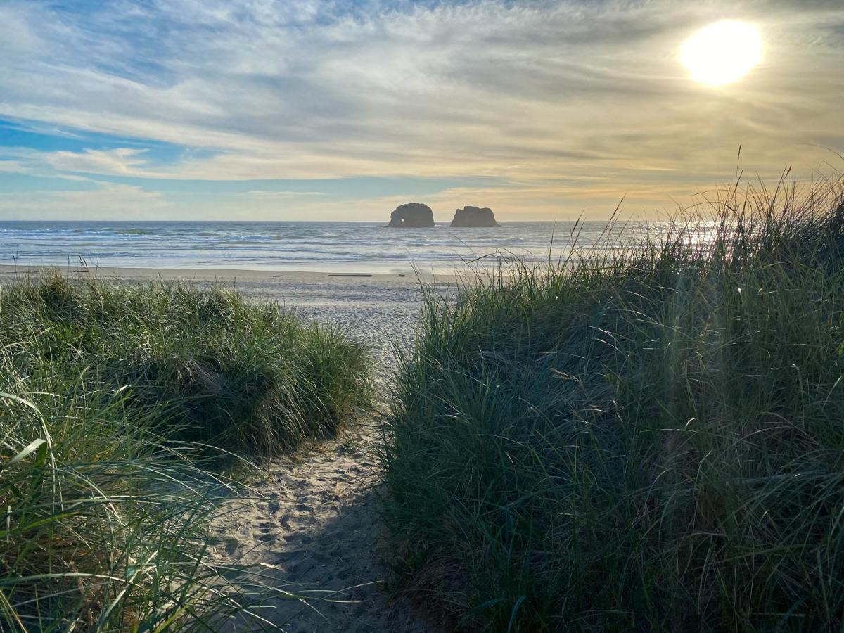 Rockaway Beach Vibes,Waterfront Oceanfront Rockaway Beach House Near Downtown,Wifi, Washer Dryer Eksteriør bilde